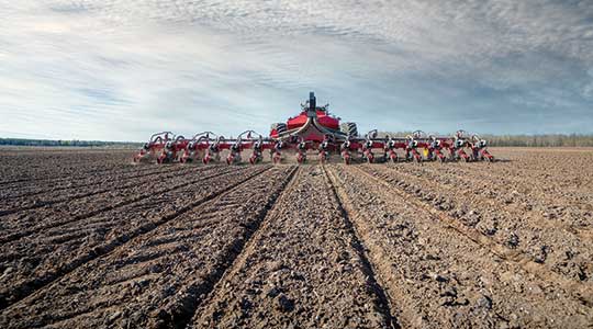 Kombisåmaskin i fält